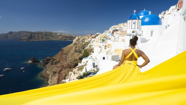 GreeceSantoriniTravel photography[Santorini Flying Dress Photoshoot]