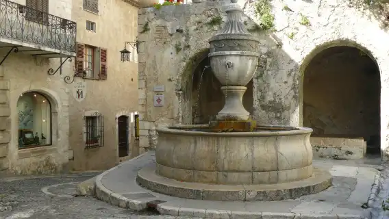 French Riviera: Monaco, Antibes, Eze and Saint-Paul-De-Vence Day Tour