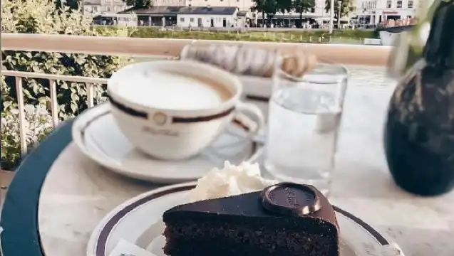 Salzburg top sights self-guided tour with Mozart and Sound of Love