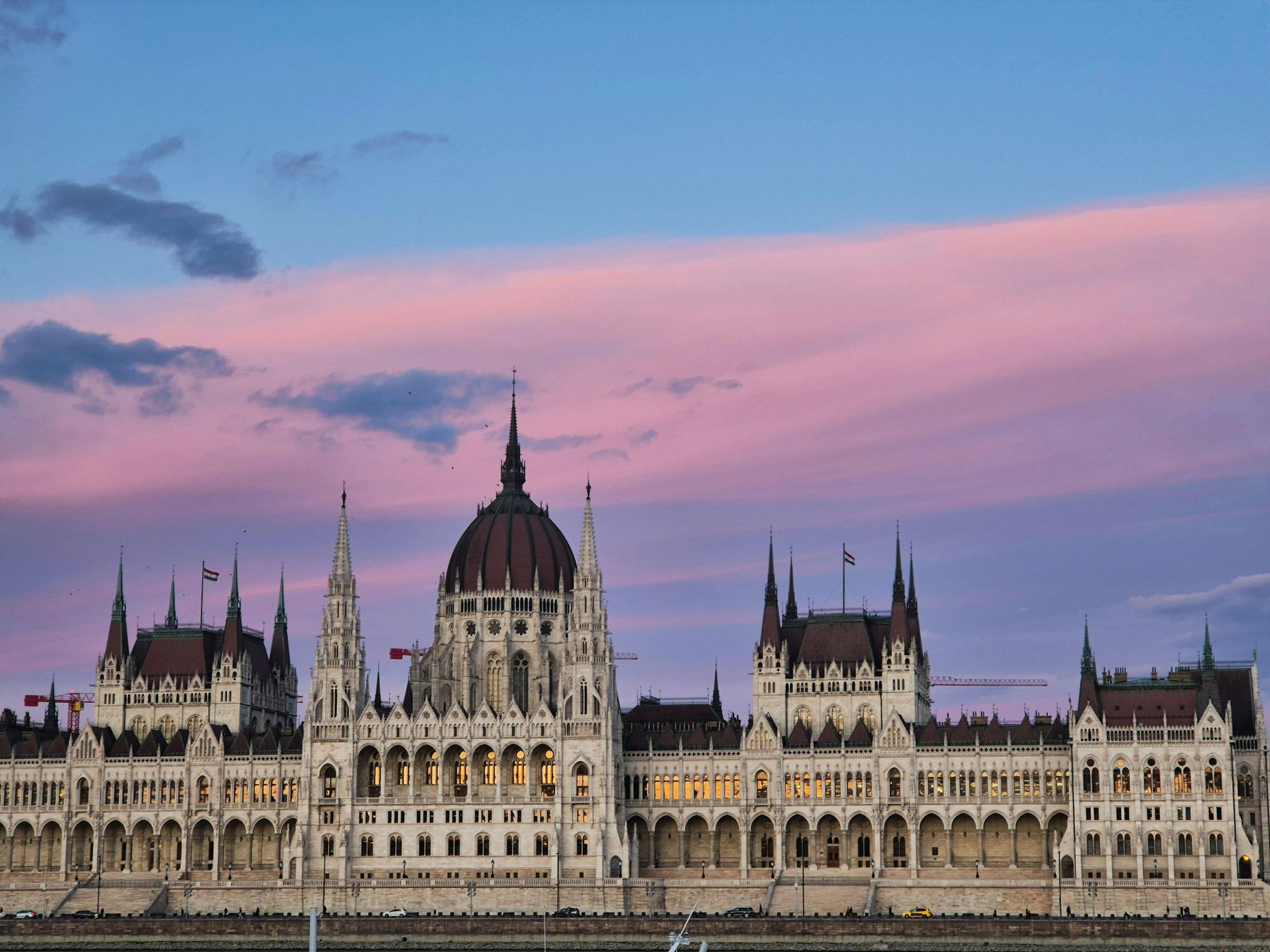Budapest Culture and Landmarks Tour: Parliament Building + Vaci Street + Heroes' Square