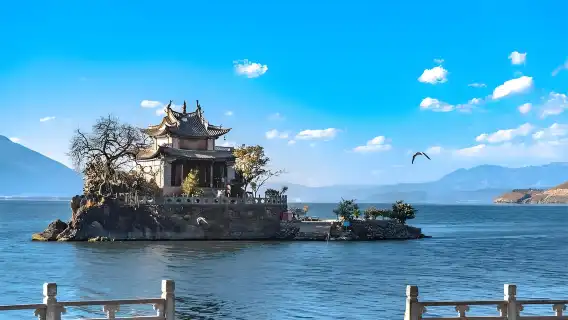 ยูนนาน ต้าหลี่: สำรวจทะเลสาบเอ๋อไห่ ชวงหลาง และซีโจวในทัวร์หนึ่งวันแบบกลุ่ม – ดื่มด่ำกับทัศนียภาพอันน่าทึ่งด้วยเรือ