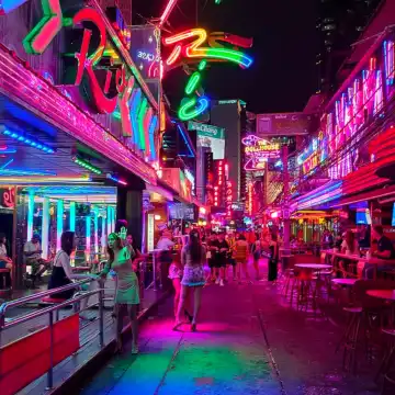 タイ・バンコク ナナプラザ＋ソイ カウボーイ ナイトツアー【地元