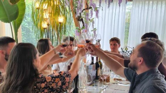 Tour rượu vang Tuscany: 2 nhà máy rượu vang & Chianti từ San Gimignano