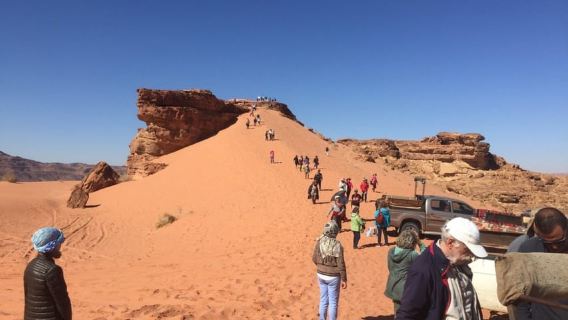4-stündige Jeeptour (morgens oder bei Sonnenuntergang) zum Höhepunkt der Wadi Rum-Wüste