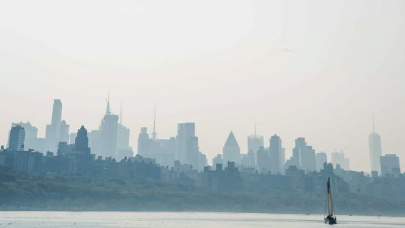 Нью-Йорк: Экскурсия на яхте по осенней листве в Гранд-Палисейдс