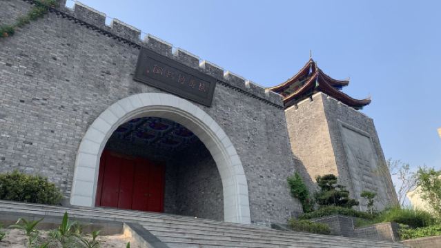 Chongqing Changshou 1-day Tour: Puti Ancient Town + Museum + Dinghui Temple (English guide available)