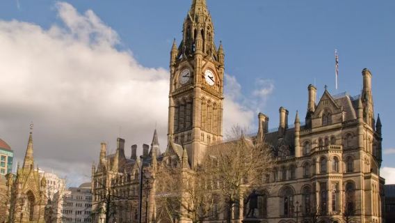 英國曼徹斯特市政廳+約翰圖書館+工業博物館+凱瑟克峽谷一日遊