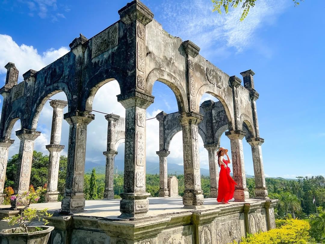 Cổng Trời Đền Lempuyang, Tirta Gangga, Taman Ujung, Thác Nước Goa Raja