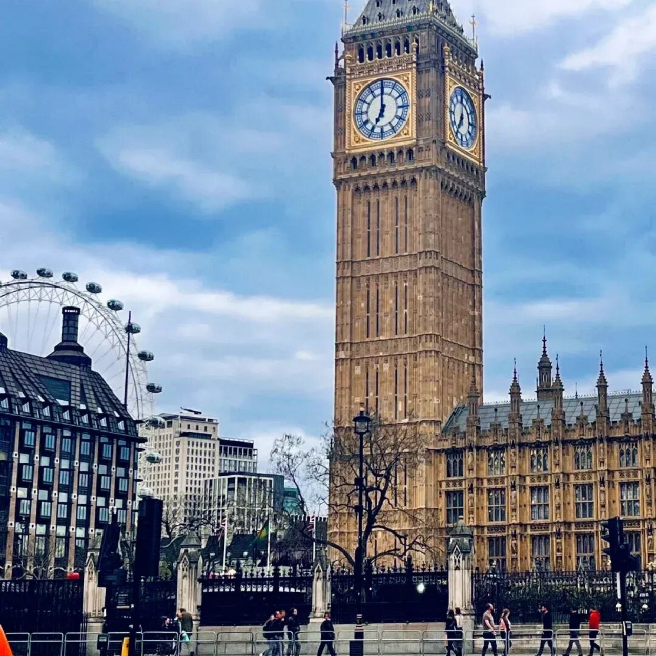 UK + London Eye + The British Museum day tour / Flexible itinerary - Customizable