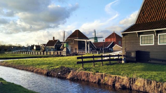 Amsterdam pergi-balik|Lawatan Sehari ke Kampung Kincir Angin + Marken + Enkhuizen + Zaandam dengan Sewaan Peribadi