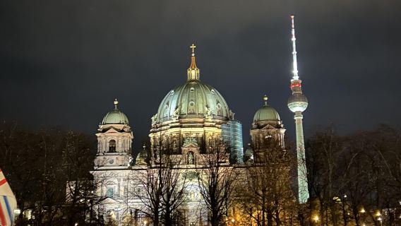 Pergamon Museum - 5-seater or 7-seater options available [Private group tour · No shopping stops · Chinese-speaking chauffeur] Private Chartered Tour