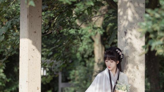 共和Tripメモリー【青海湖/橡皮(消しゴム)山/多言語翻訳/カメラマン同行・ドローン撮影・ポートレート撮影・カスタム撮影プラン】