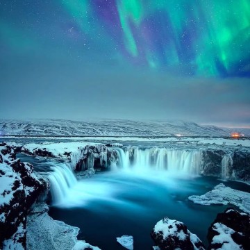 Iceland Must-See Golden Circle Day Tour: Geysir + Gullfoss Waterfall + Crater Lake