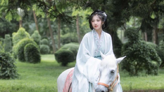 Laifeng trip moments[On-site photography and videography services including aerial photos, short videos, promotional videos, wedding photos, portraits with all raw images provided]