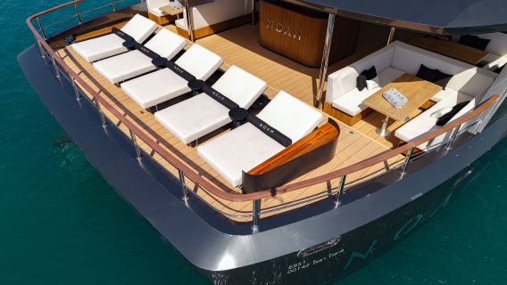 NOAH Noé | Passeio de um dia em Phuket para Ilhas Phi Phi e Ilha Lua de Mel com iate de luxo catamarã, DJ e mergulho com snorkel