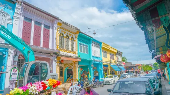 ทัวร์ 1 วัน Old Phuket Town + วัดไชยธาราราม (วัดฉลอง) + พระใหญ่ภูเก็ต + หาดกะรน + ตลาดนัดกลางคืนป่าตอง