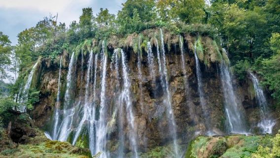 Salida desde Zadar al Parque Nacional de los Lagos de Plitvice por la mañana y por la tarde