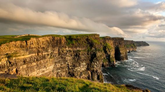 From Dublin: Cliffs of Moher, Boat Tour & Ailwee Caves