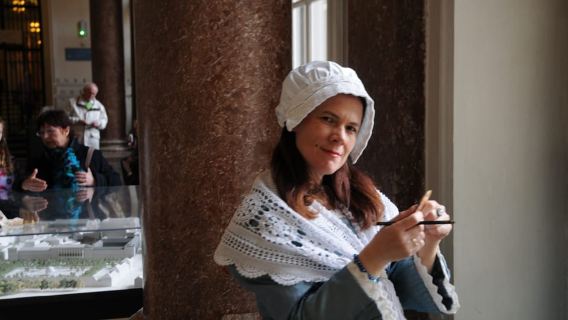 München: Geführte Tour durch Schloss Nymphenburg ODER Residenz
