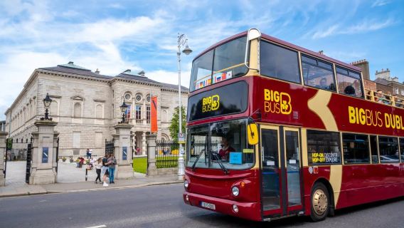 Ônibus turístico BigBus aberto em Dublin (passeio às margens do Rio Liffey + transporte flexível + cidade irlandesa)