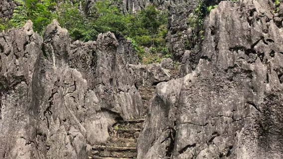 Kumpulan kecil bermain tulen · Xingwen Stone Sea · Gunung Bawang lawatan sehari