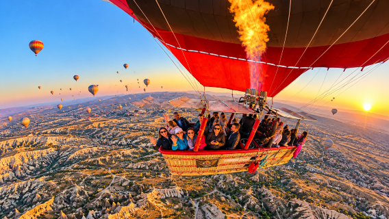 Vol en montgolfière au lever du soleil en Cappadoce avec transferts depuis l'hôtel