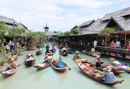 Pattaya Floating Market Admission Ticket with Traditional Boat Option