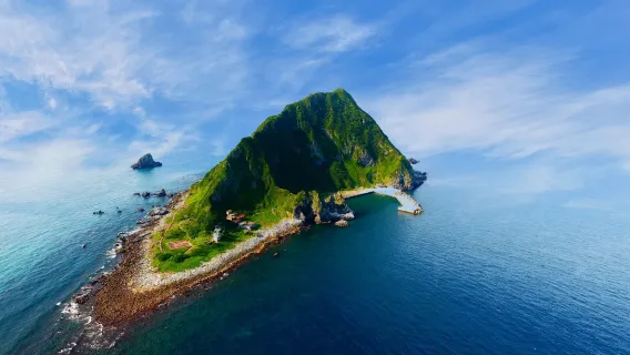 Sbarco sull'isola di Keelung · giro dell'isola · salita al faro · esperienza di navigazione attorno alla roccia Proboscide d'elefante