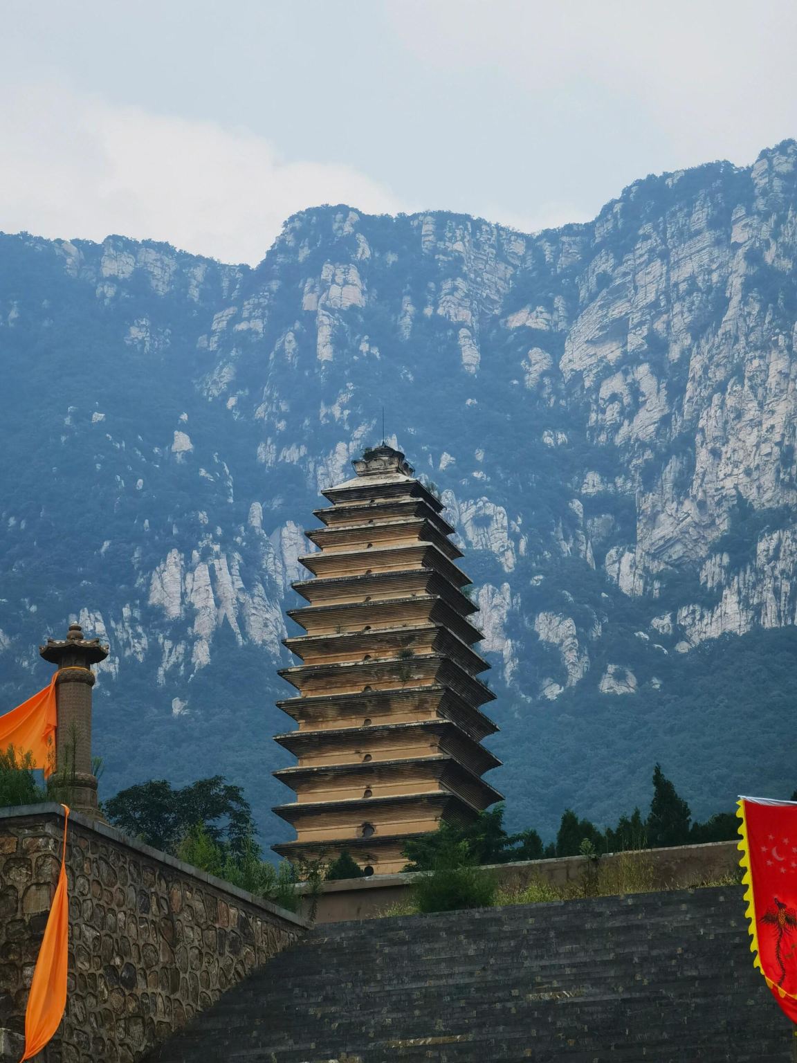 Songshan Shaolin Scenic + Sanhuang Village + Hero Slope||Luoyang/Zhengzhou round-trip 1-day tour with English service available