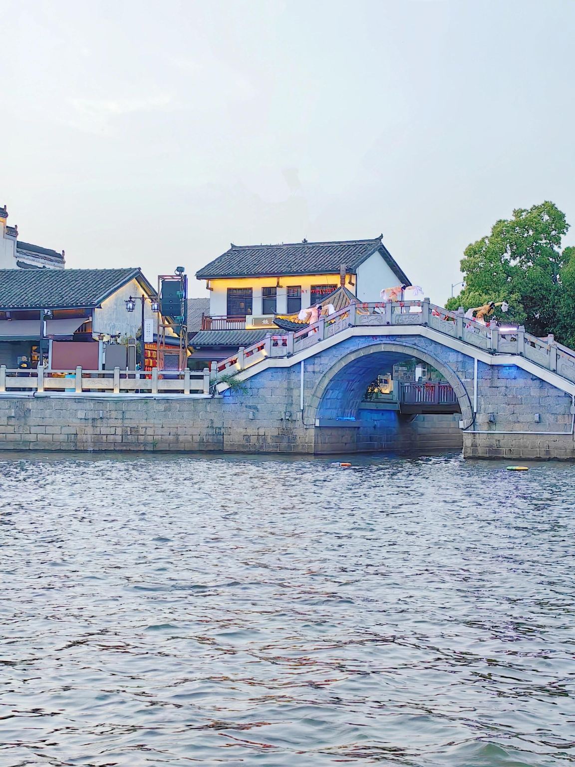 Changsha Jinggang Ancient Town + Tongguan Ancient Town + Wuyi Square private charter day tour - English service available