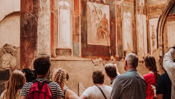 Pompeii: Small-Group Tour of Pompeii and Herculaneum