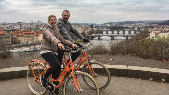 Prague: Tham quan thành phố bằng xe đạp hoặc xe đạp điện với hướng dẫn viên địa phương