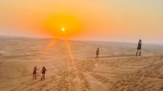 Safari nel deserto mattutino con dune bashing, sandboarding e servizio di prelievo e rientro