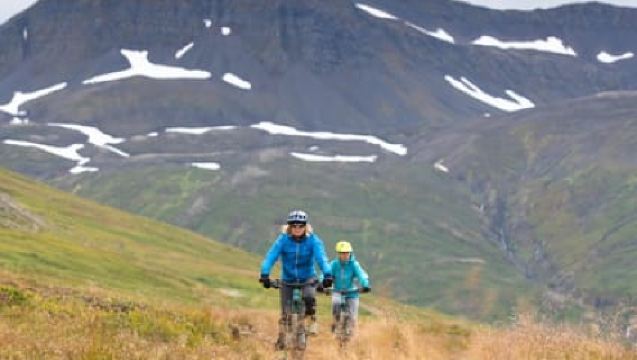Siglufjörður: E-Mountain Bike Tour with Guide