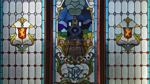 From Port Chalmers: Small Group Castle, Coast & City Tour