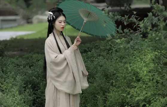 克孜勒蘇Trip Moments【情侶婚紗/個人寫真/全家福集體照/商業攝影攝像跟拍航拍街拍】