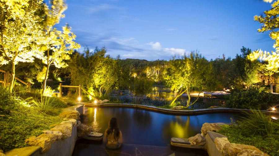 墨爾本莫寧頓｜半島溫泉+藝術酒莊+亞瑟王座一日遊【四人成團】