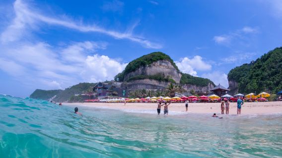 峇里島一日遊：烏魯瓦圖寺＋Melasti 海灘＋懸崖公路＋神鷹廣場