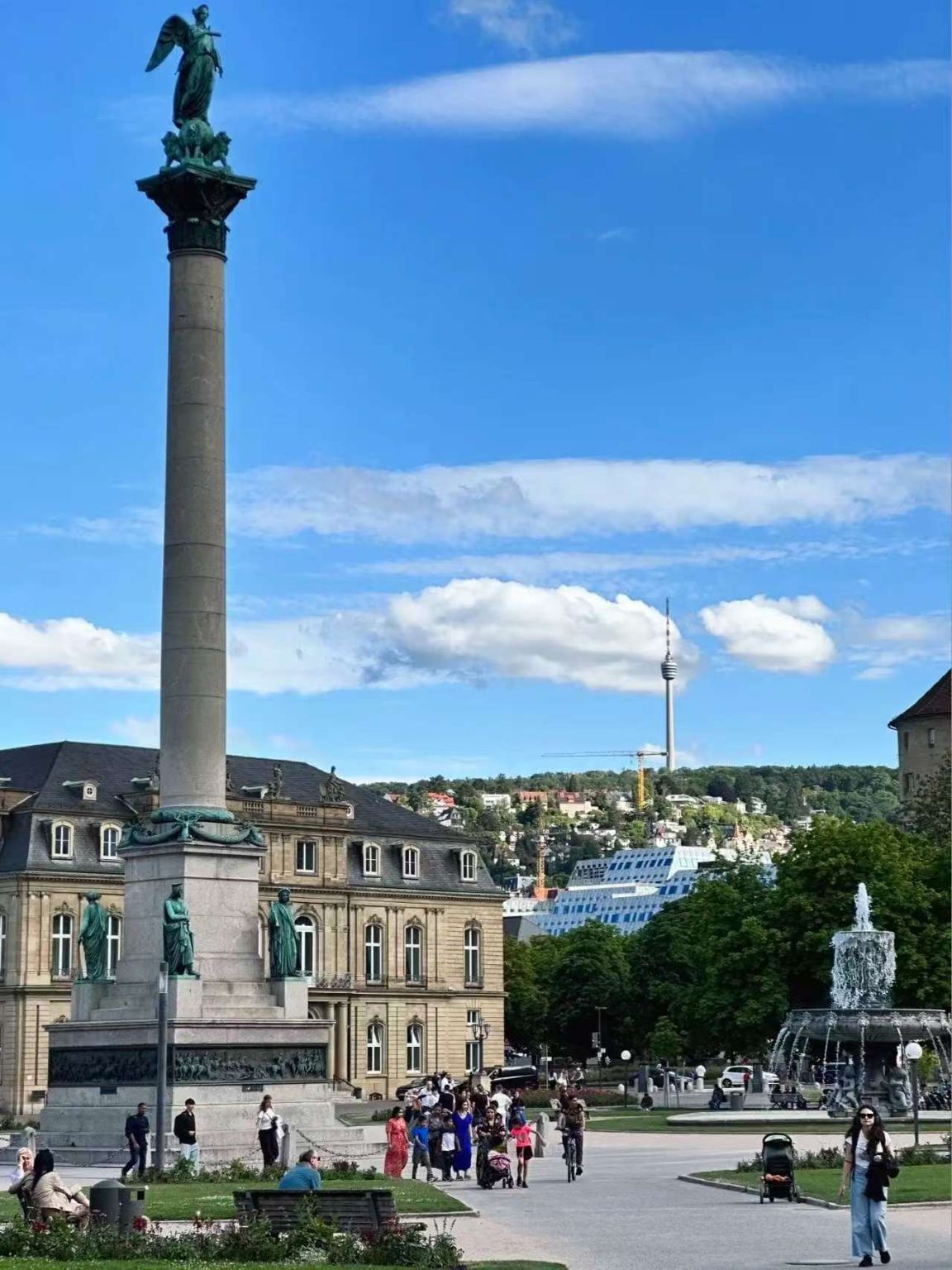 New Palace + State Gallery of Stuttgart + Wilhelma - Zoological-botanical garden + Schillerplatz