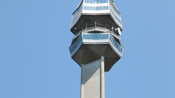 從貝爾格萊德出發，探訪阿瓦拉山的英雄與全景，遊覽澤蒙小鎮