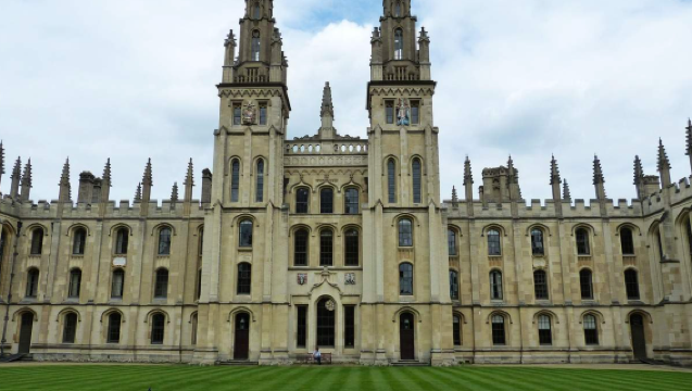 英國溫莎城堡 & 巨石陣 & 牛津大學一日遊 【中文導遊】