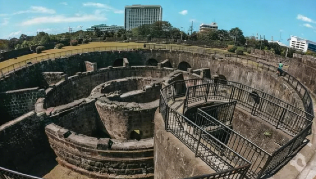 Manila City Tour: Intramuros, Manila Bay, Cathedrals, and Castles