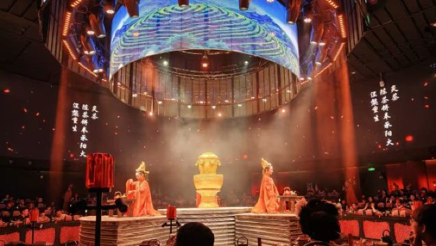 Banchetto Imperiale Wu - Spettacolo Regale di Danza e Cena con la Cultura Tang al suo Apogeo