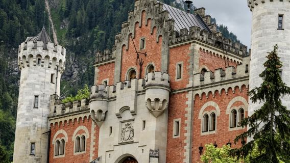 慕尼黑林德霍夫宮和新天鵝堡貴賓之旅（不含門票）