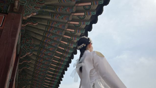 Rejsefotografering ved Gyeongbokgung-paladset i Seoul, Sydkorea[Hanbok, transport, fotografering 1 time]