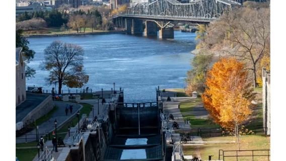 Kanada: Ottawa + Sewaan Peribadi/Pelancongan/Perdagangan di Bandar + Penterjemahan/Jemputan dari Hotel [Perjalanan Boleh Disesuaikan]