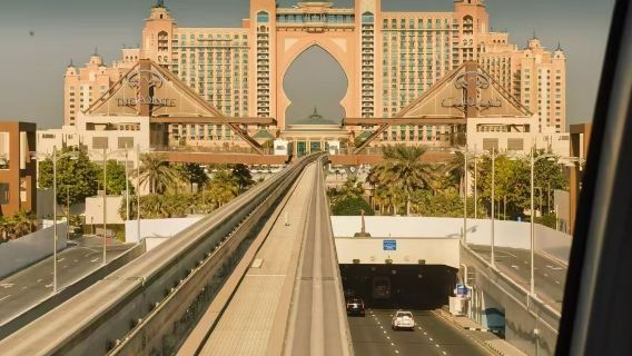 Lawatan Sehari Laluan Utama Dubai, UAE ke Istana Presiden Abu Dhabi | Perkhidmatan Sewaan Peribadi 10 Jam