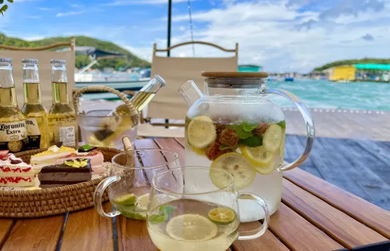 廣東汕頭南澳島深澳灣小塞班海上露營餐廳【下午茶打卡拍照露營/出海捕魚+海鮮餐/聚會露營自助燒烤】