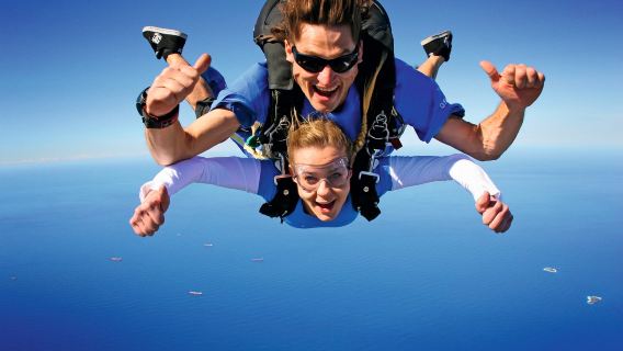 Cairns Mission Beach Skydiving with Ocean Views (Tax Included/Free Transfer/Overlooking the Great Barrier Reef/Beach Landing/Tropical Rainforest)