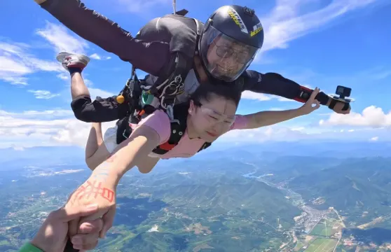 蘇州雙山島跳傘飛行營地旅拍【江蘇蘇州無錫3000-4000米江景跳傘高空雙人跳傘旅遊】